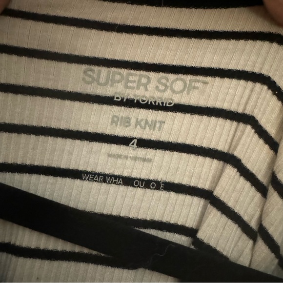 EUC Torrid Super Soft Tank White with Black Stripes 4 - Picture 5 of 6